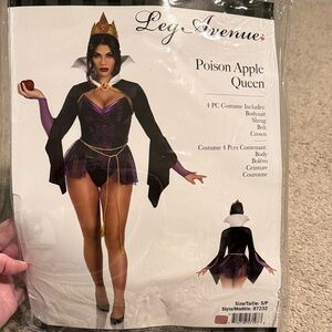 Women’s Poison Apple Queen Costume